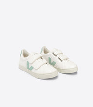 Load image into Gallery viewer, Veja Small Esplar - Extra White Matcha