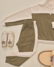 Load image into Gallery viewer, Paneled Sweatpant - Olive
