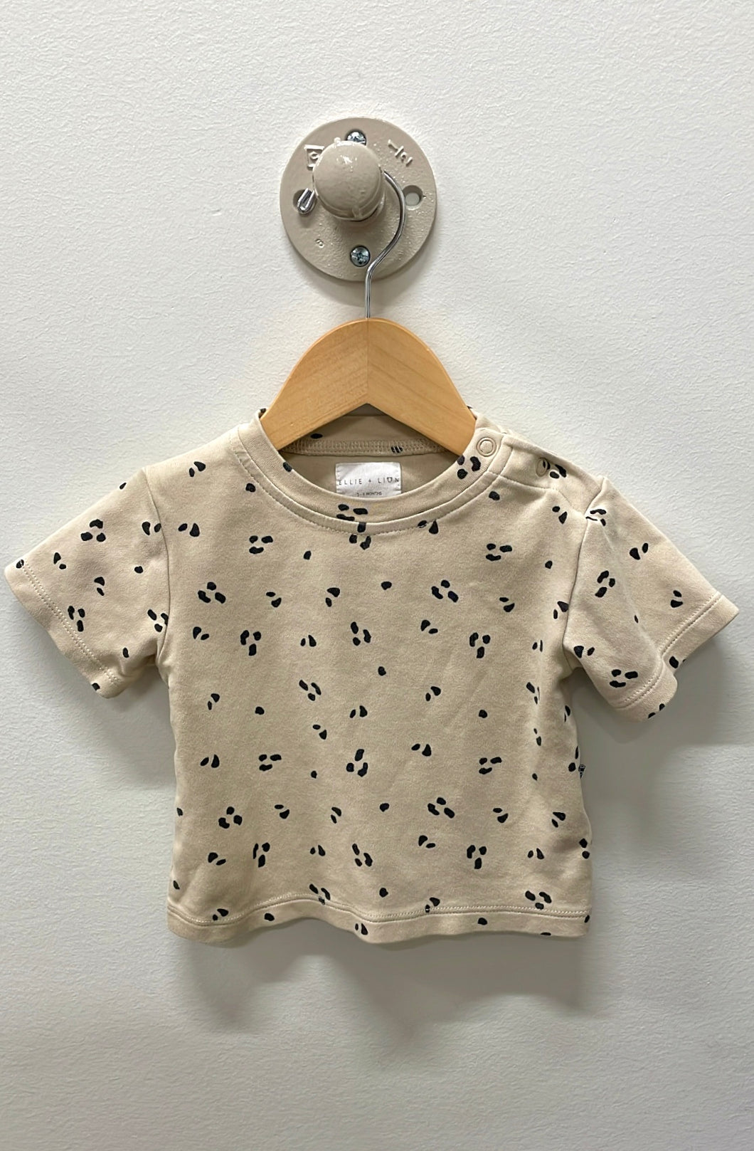 Spotted beige t-shirt