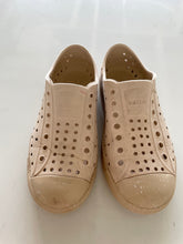 Load image into Gallery viewer, Native Shoes - Shell Speckle - Size C12
