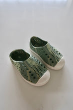 Load image into Gallery viewer, Native Shoes - Jefferson Marbled Elm Green - Size C4
