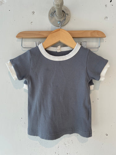 Quincy mae second hand blue set. This set features a ribbed fabric on a tee and matching bloomers. 