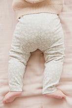 Load image into Gallery viewer, Baby Blue organic cotton leggings with a white floral print.
