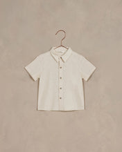 Load image into Gallery viewer, Ivory linen button up short sleeve shirt with collar. 
