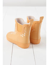 Load image into Gallery viewer, Peach coloured short rain boots lined with teddy fleece.

