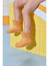 Load image into Gallery viewer, Peach coloured short rain boots lined with teddy fleece.
