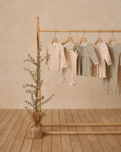 Load image into Gallery viewer, Take Home Set - Holly Berry
