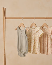 Load image into Gallery viewer, Flutter Dress - Strawberries
