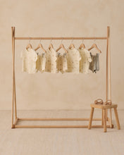 Load image into Gallery viewer, Boxy Tee - Farm. -SIZE 12-18, 18-24 M
