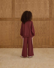 Load image into Gallery viewer, Oversized Sweatshirt - Burgundy
