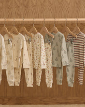 Load image into Gallery viewer, Organic Long Sleeve Pajama Set - Skiers
