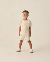 Load image into Gallery viewer, Cove Essential Pocket Tee - Heathered Pebble
