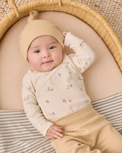 Load image into Gallery viewer, Knotted Baby Hat - Butterscotch
