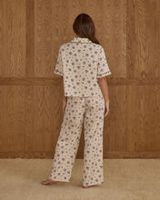 Load image into Gallery viewer, Women&#39;s Woven Pajama Set - Blue Floral
