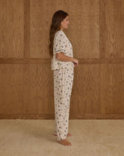 Load image into Gallery viewer, Women&#39;s Woven Pajama Set - Blue Floral
