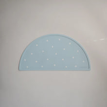 Load image into Gallery viewer, Silicone Place Mat - White Daisy
